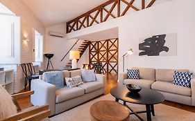 Charming 3Bdr Duplex In City Center By Lovelystay
